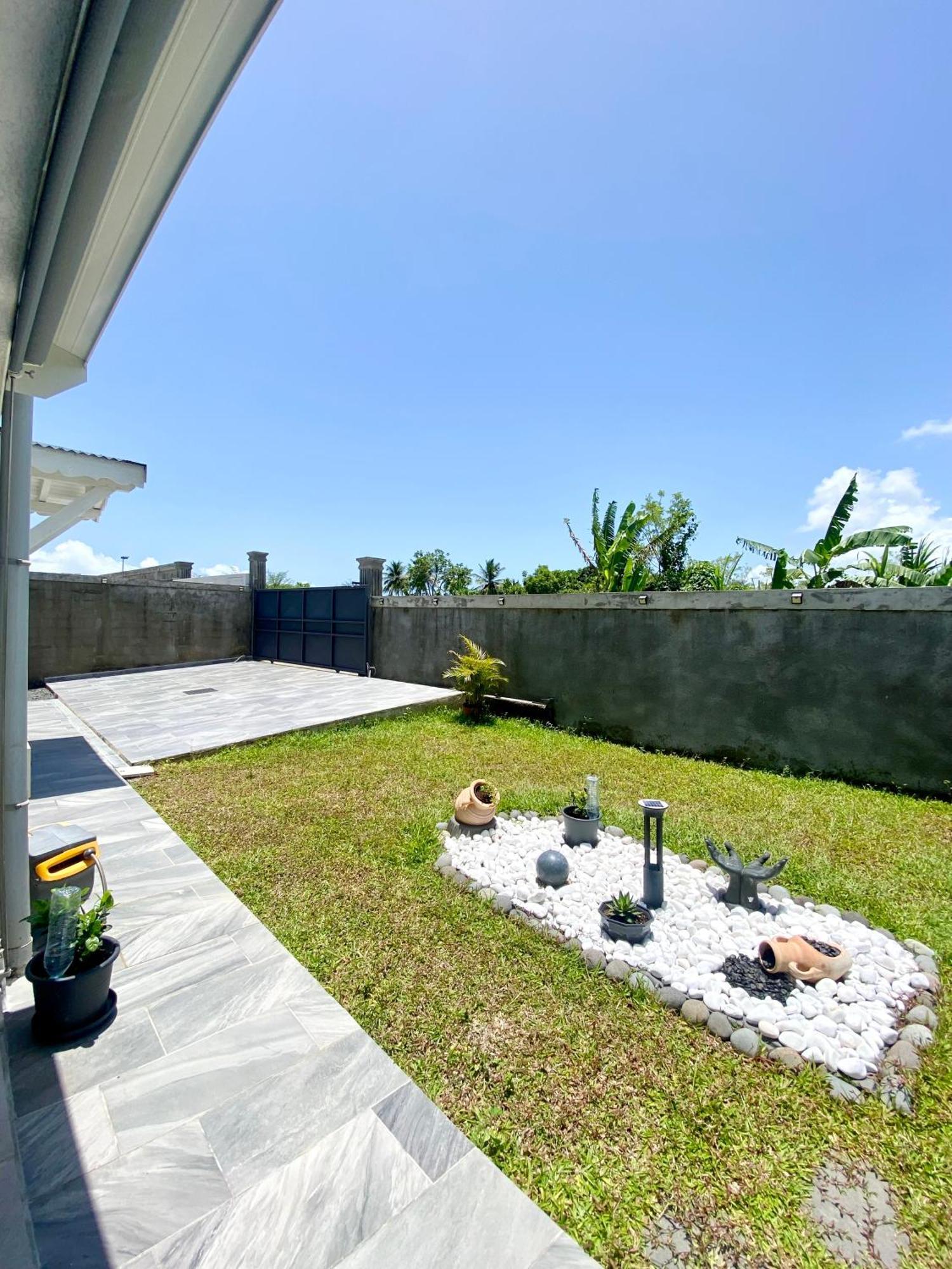 Villa Lanais Baie-Mahault Exteriör bild
